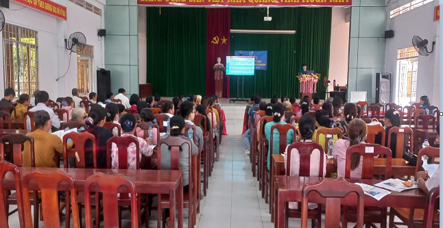 HỘI LHPN XÃ MỸ THUẬN TỔ CHỨC TUYÊN TRUYỀN, VẬN ĐỘNG HỘI VIÊN THAM GIA BHXH TỰ NGUYỆN, BẢO HIỄM Y TẾ HỘ GIA ĐÌNH NĂM 2025
