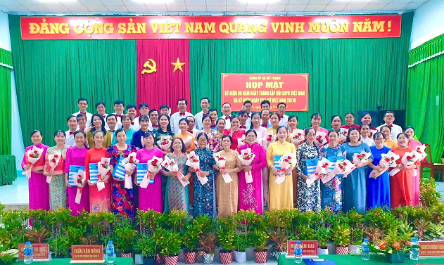 Họp mặt ôn lại truyền thống kỷ niệm 95 năm Ngày thành lập Hội Liên hiệp Phụ nữ Việt Nam và kỷ niệm Ngày Phụ nữ Việt Nam 20/10