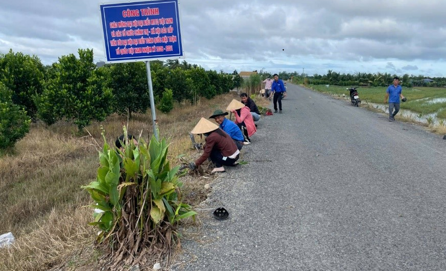 MTTQVN xã Mỹ Thuận tổ chức thực hiện 
Tạo cảnh quang môi trường xanh, sạch, Đẹp
