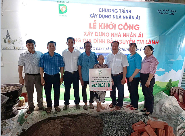 ỦY BAN MTTQ VIỆT NAM XÃ MỸ THUẬN
TỔ CHỨC LỄ KHỞI CÔNG XÂY DỰNG NHÀ NHÂN ÁI 
CHO HỘ KHÓ KHĂN VỀ NHÀ Ở
